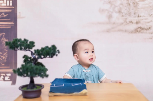 伊川宝宝拉屎就哭